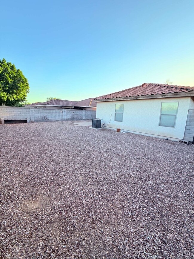 Building Photo - 26807 N 31st Dr