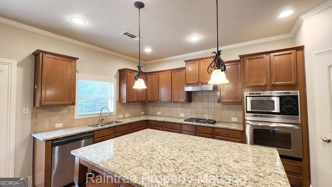Building Photo - 11250 Shelton Pl