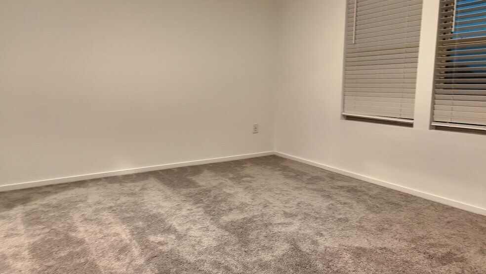 Building Photo - 15932 Blass Vly Dr