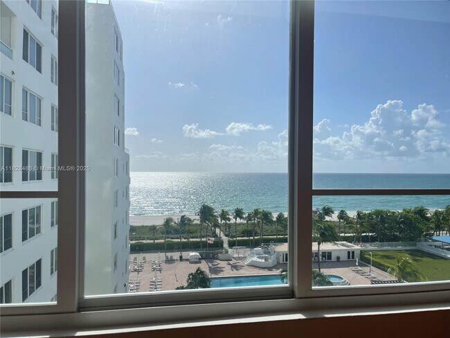 Building Photo - 5005 Collins Ave