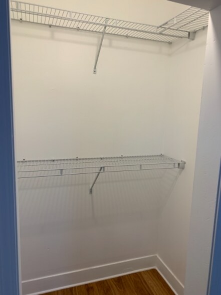 Building Photo - 414 8th St