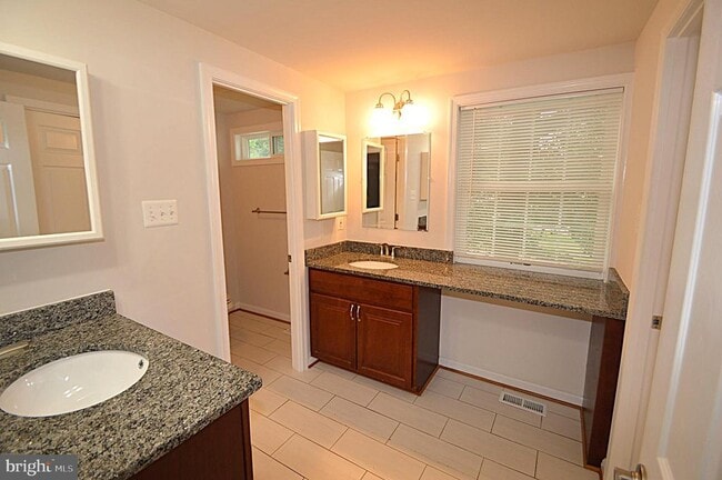 Building Photo - 13145 Melville Ln