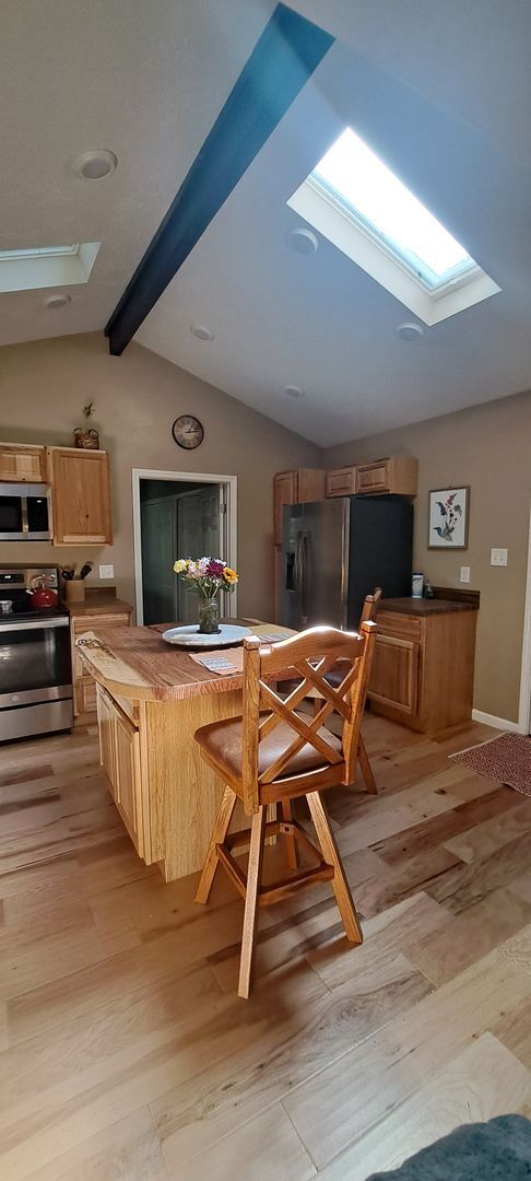 Building Photo - Sunlit Sanctuary in the Redwoods