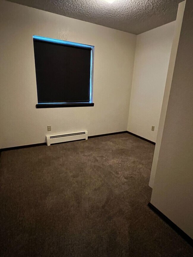 Building Photo - 443 E Scenic Dr