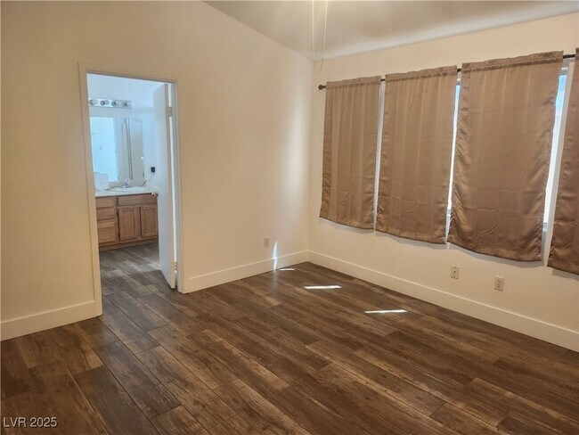 Building Photo - 9172 Sparklewood Ct