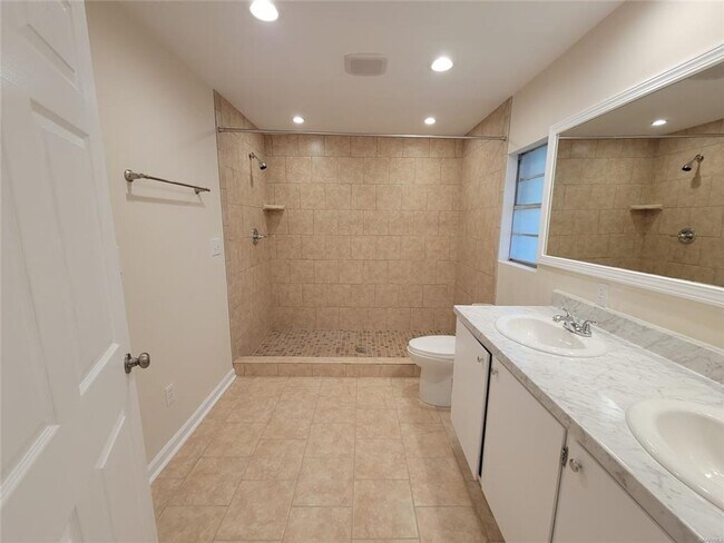 Building Photo - NEW Floors, Roof, Lights, Appliances, ect....