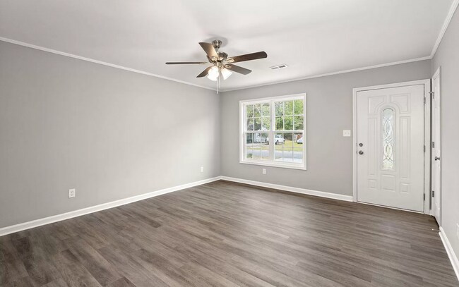 Building Photo - 426 Longleaf Dr