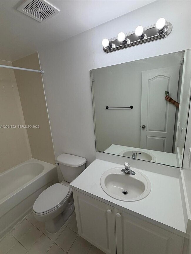 Building Photo - 1300 NE 109th St