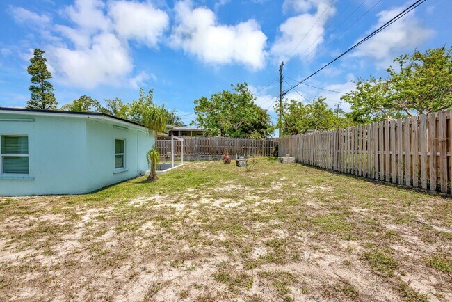 Building Photo - 3837 NE Melba Dr