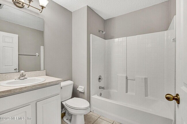 Building Photo - 2105 S Cranbrook Ave