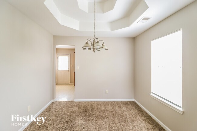 Building Photo - 243 Davis Dr