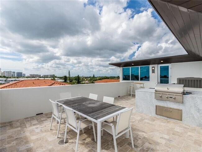 Building Photo - 240 Shore Ct