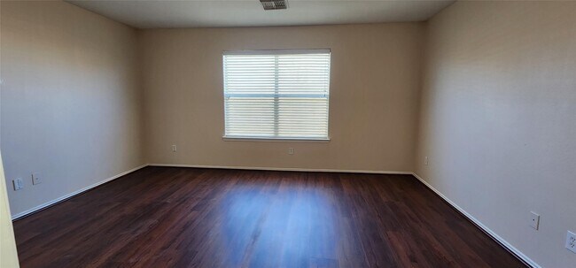 Building Photo - 315 Sunset Colony Dr