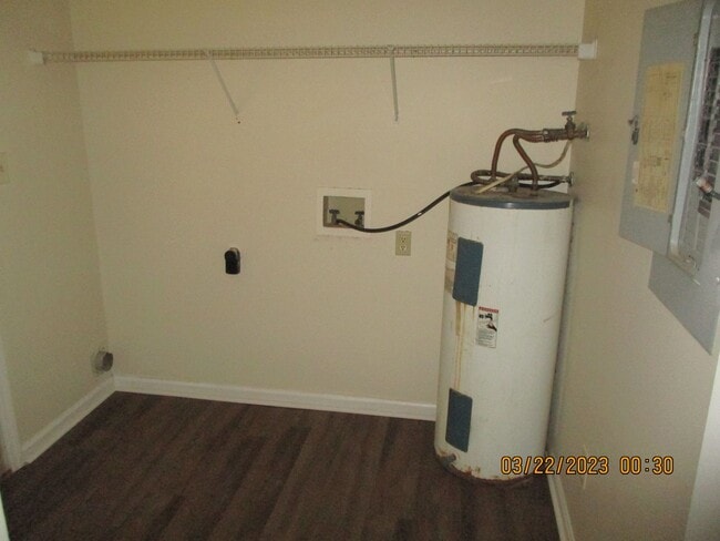Building Photo - 3107 Fernridge Dr