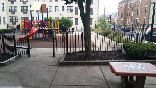 102 Columbia Road - landscape & elevation - Washington Columbia II