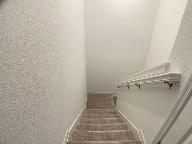 Building Photo - 697 Holly Lks Dr