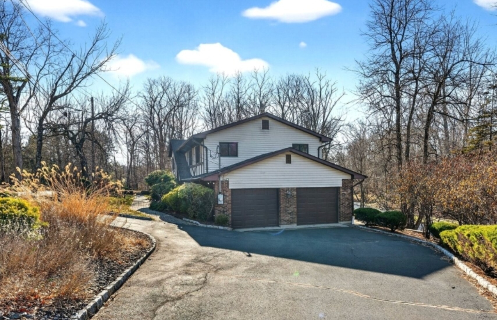 Building Photo - 2289 Brookside Dr