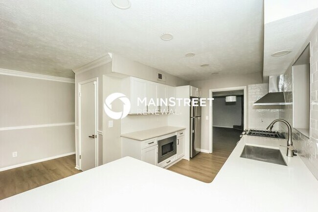 Building Photo - 4 Bedroom Pet-Friendly Home in Decatur, GA with Main Street Renewal