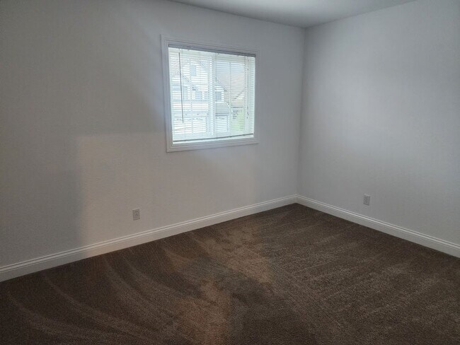 Building Photo - Gorgeous 5 Bedroom in Carmel Mtn Ranch in Gated Community