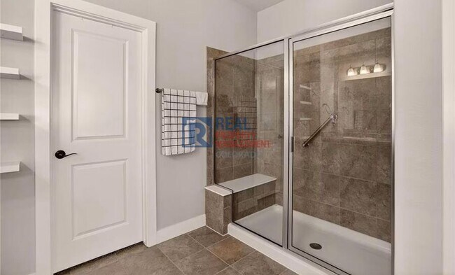 Building Photo - 6687 Rolling Creek Dr