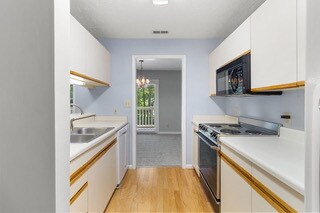 Building Photo - 663 Bartons Landing Pl