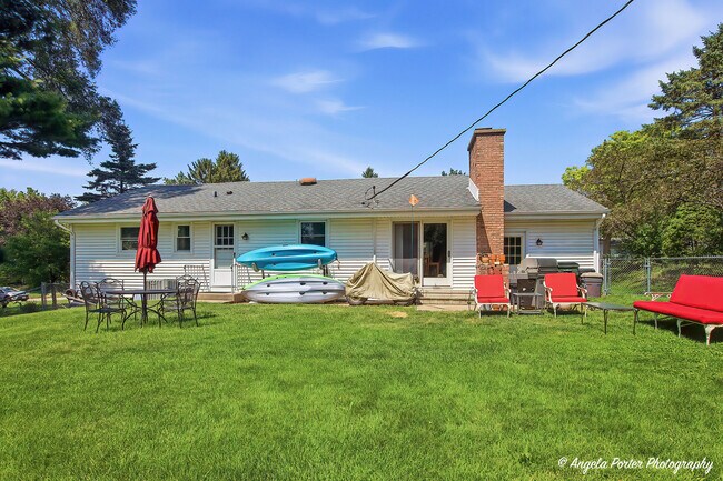Building Photo - 303 Ridge St