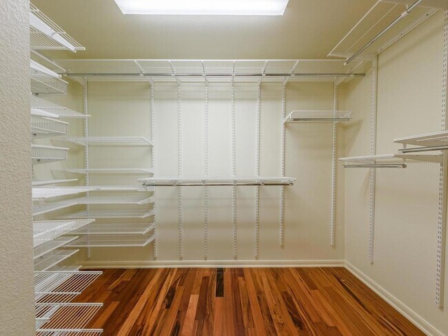 Building Photo - 11704 Emerald Falls Dr