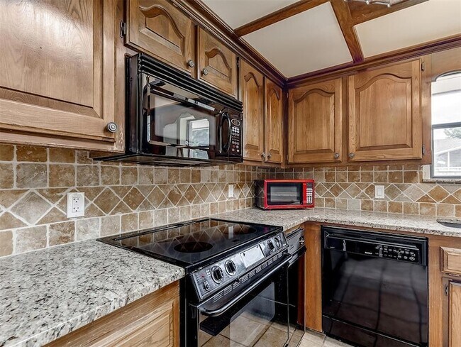 Building Photo - 12414 S Villa Ave