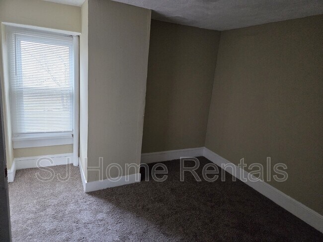 Building Photo - 649 Bordentown Rd