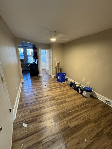 Building Photo - 905-909 Christian St