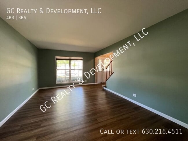 Building Photo - ***MUST SEE! 4 BDRM / 2.5 BTH / LARGE CORN...