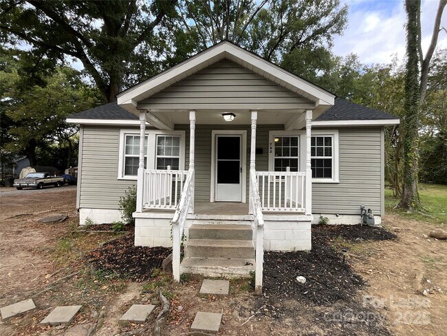 Primary Photo - 742 Green St
