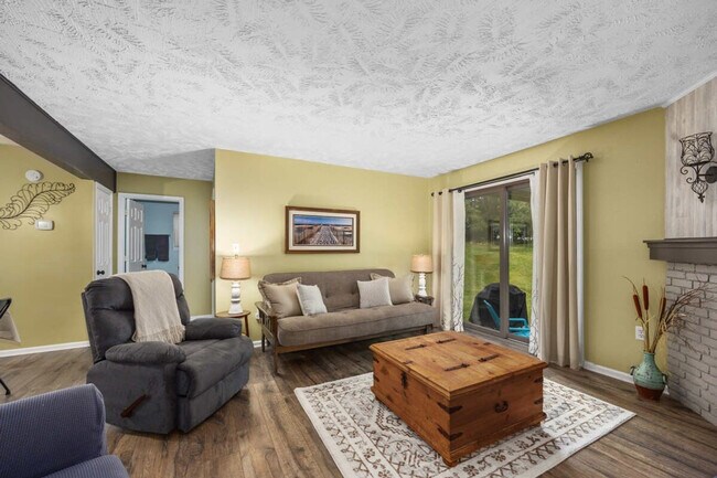 Building Photo - 6542 Bella Vista Dr NE