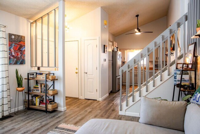Building Photo - 6065 Pemberton Way