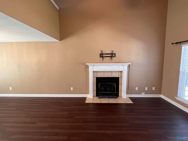 Building Photo - 110 Tudor Pl