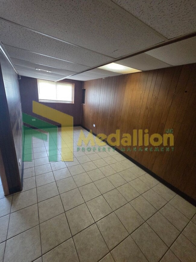 Building Photo - Updated 4-Bedroom Home with Finished Basement and Fenced Yard