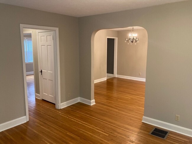 Building Photo - St. Matthews  3 Bed 2 Bath Stone Cape Cod Home