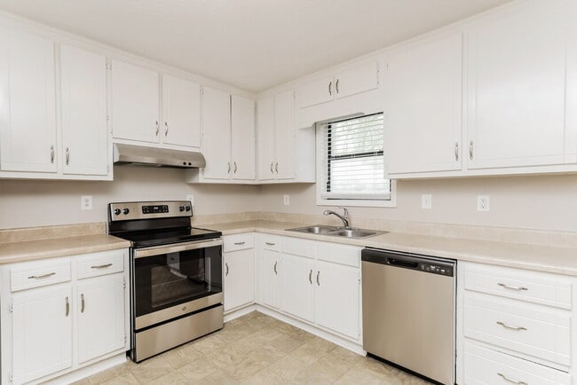 Building Photo - 4031 Cindy Dr
