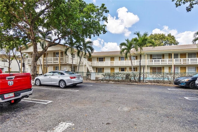 Building Photo - 3100 Coral Springs Dr