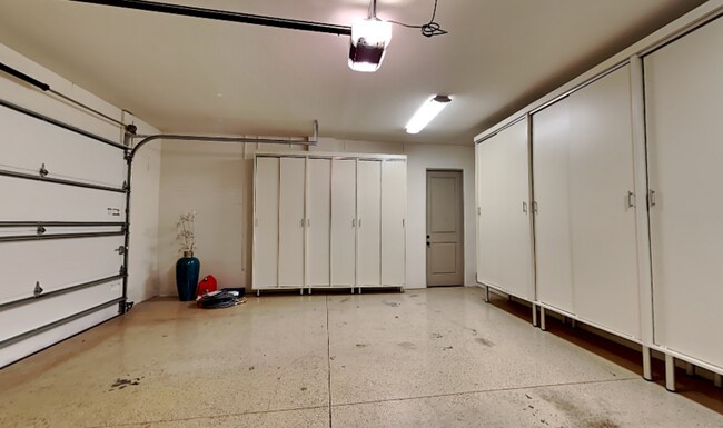 Building Photo - 1240 Poinsettia Ave