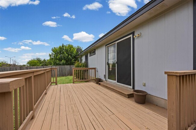 Building Photo - 17305 Dashwood Creek Dr
