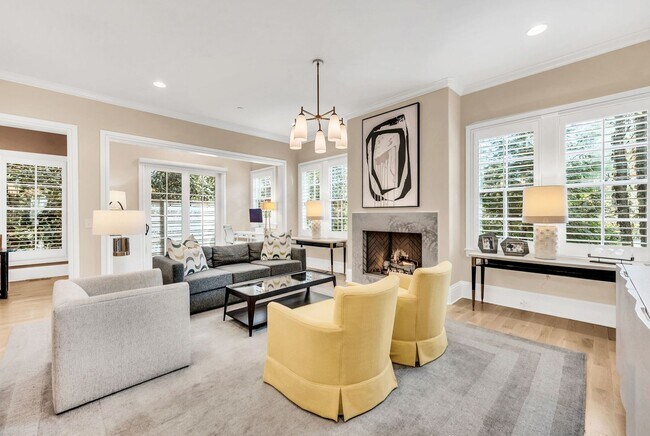 Building Photo - Franklin Gem Walking Distance to Downtown!