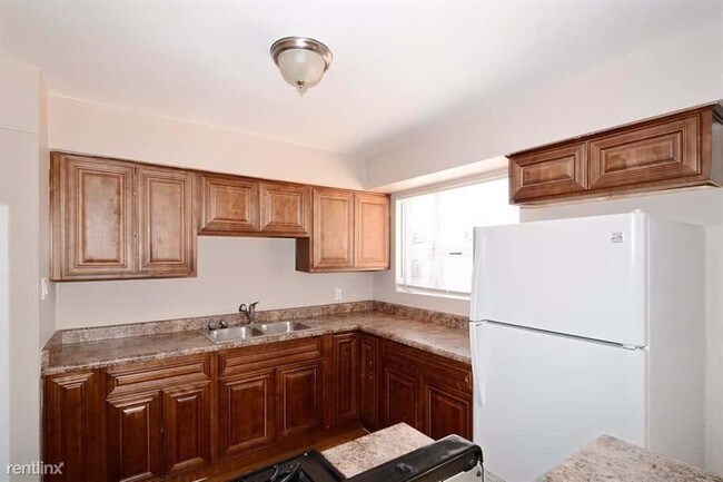 Building Photo - 3 br, 2 bath House - 5610 West Roma Avenue