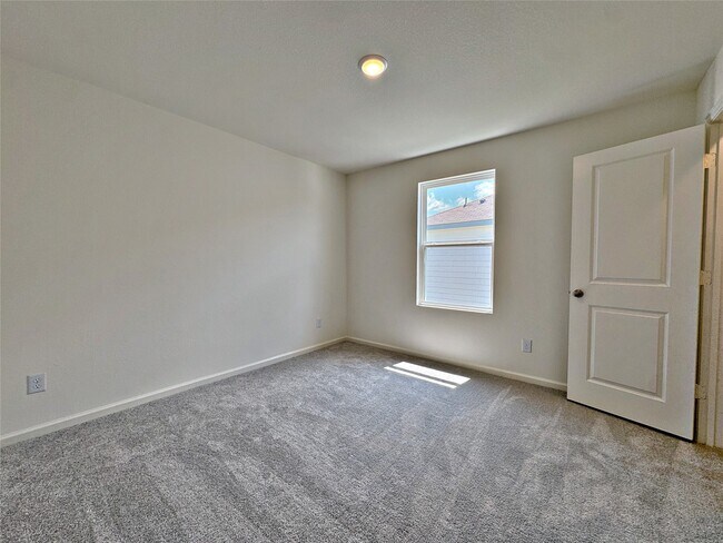 Building Photo - 8431 Vacek Xing Wy