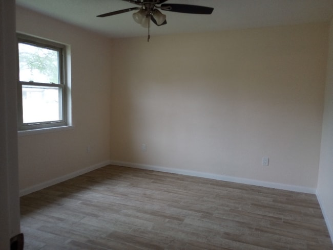 Building Photo - 719 Stansel Dr