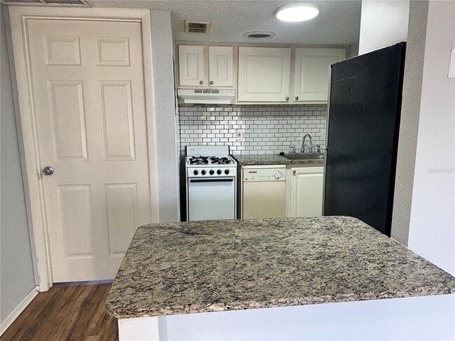 Building Photo - 122 Water Front Way