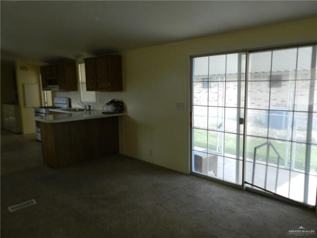 Building Photo - 17 Amy St