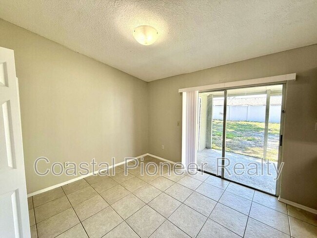 Building Photo - 1242 Coolmont Dr
