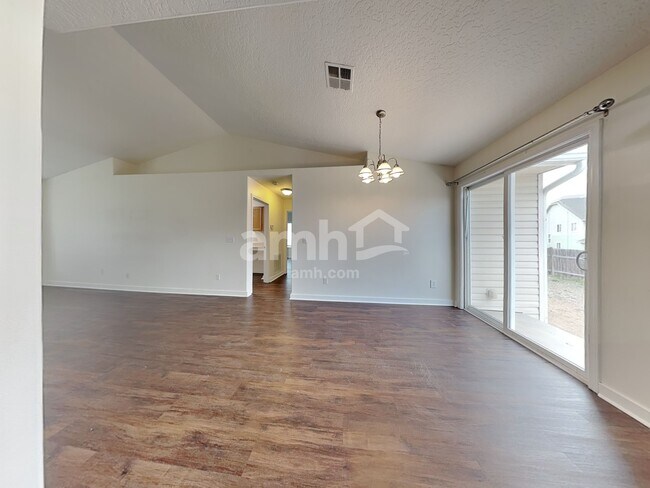 Building Photo - 1754 W Oakley Way