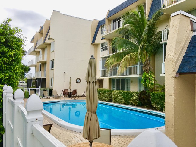 Primary Photo - 3575 S Ocean Blvd